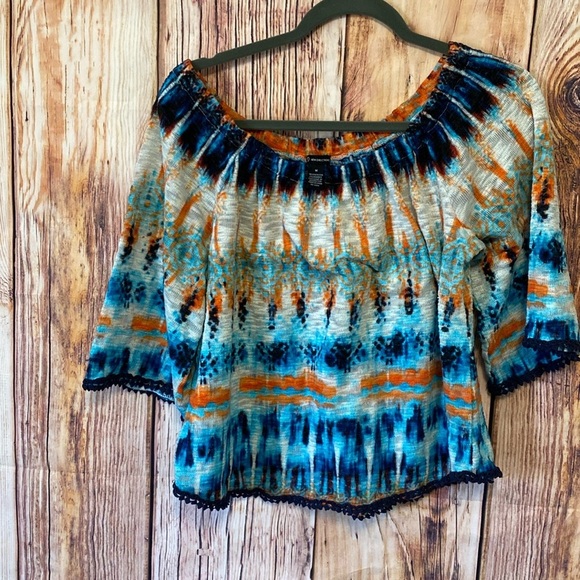 Aztec print New Directions SZ Medium popover Blouse‎ with Crochet around Bottom - Picture 1 of 7